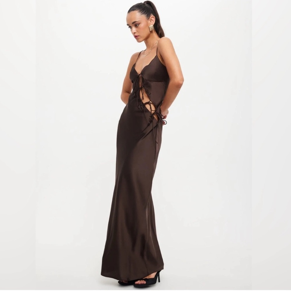 About A Girl Maxi in Chocolate
LIONESS